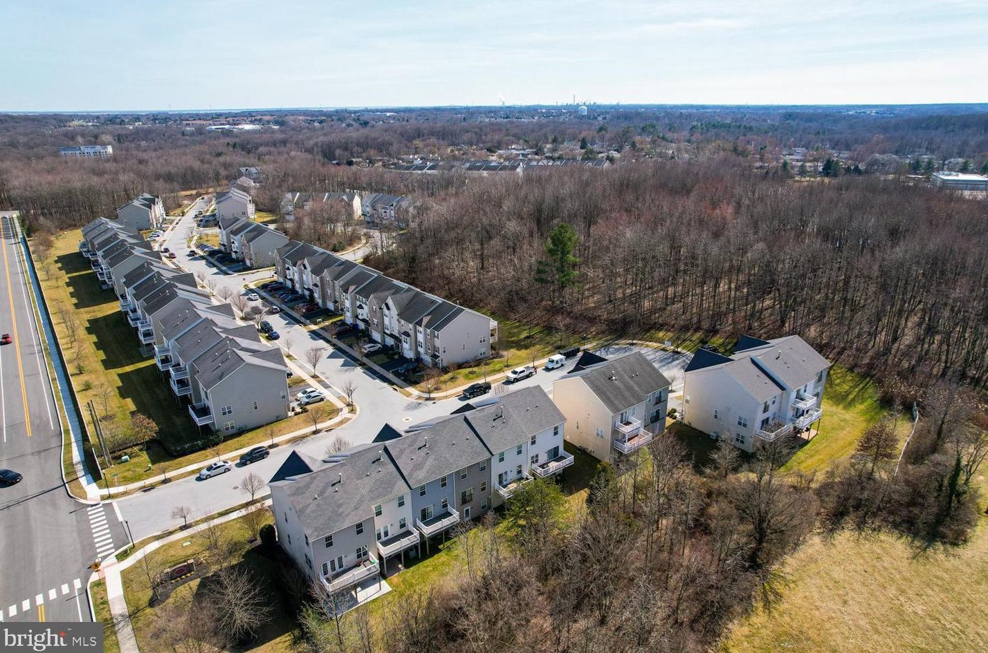 306 Wilkinson Dr, Newark DE 19702-6703 exterior