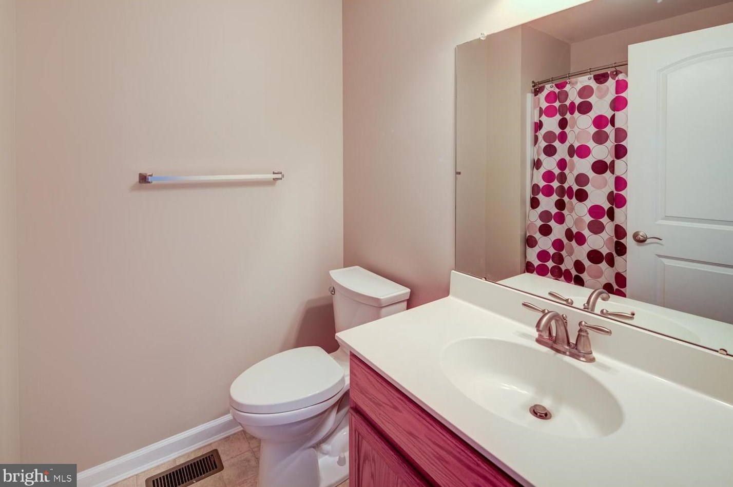 306 Wilkinson Dr, Newark DE 19702-6703 exterior