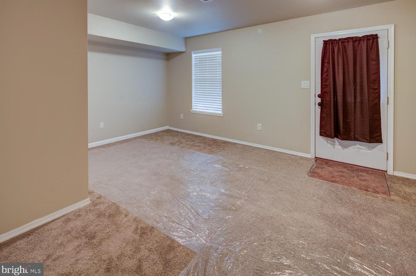 306 Wilkinson Dr, Newark DE 19702-6703 exterior