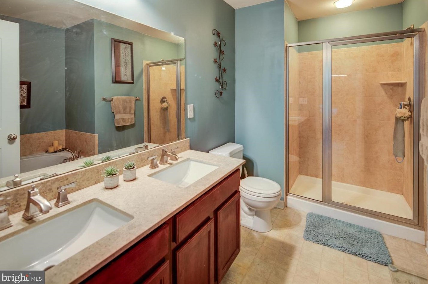 308 Wilkinson Dr, Newark DE 19702-6703 exterior