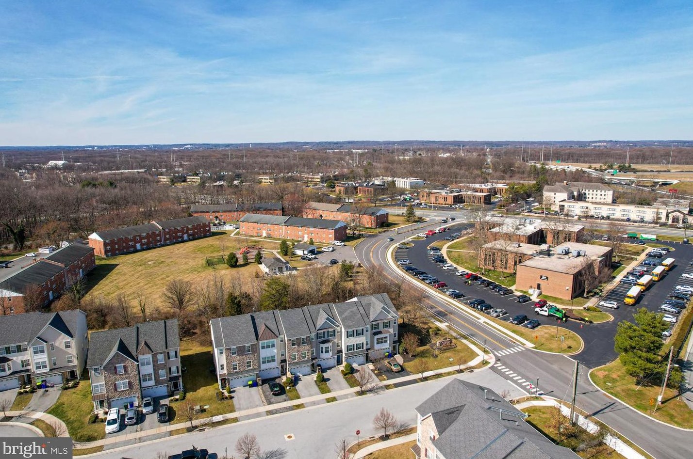 308 Wilkinson Dr, Newark DE 19702-6703 exterior