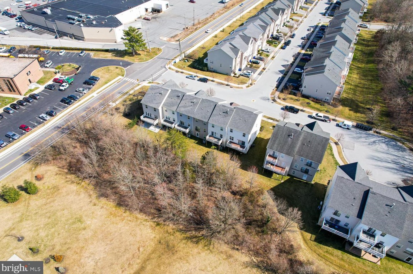 308 Wilkinson Dr, Newark DE 19702-6703 exterior