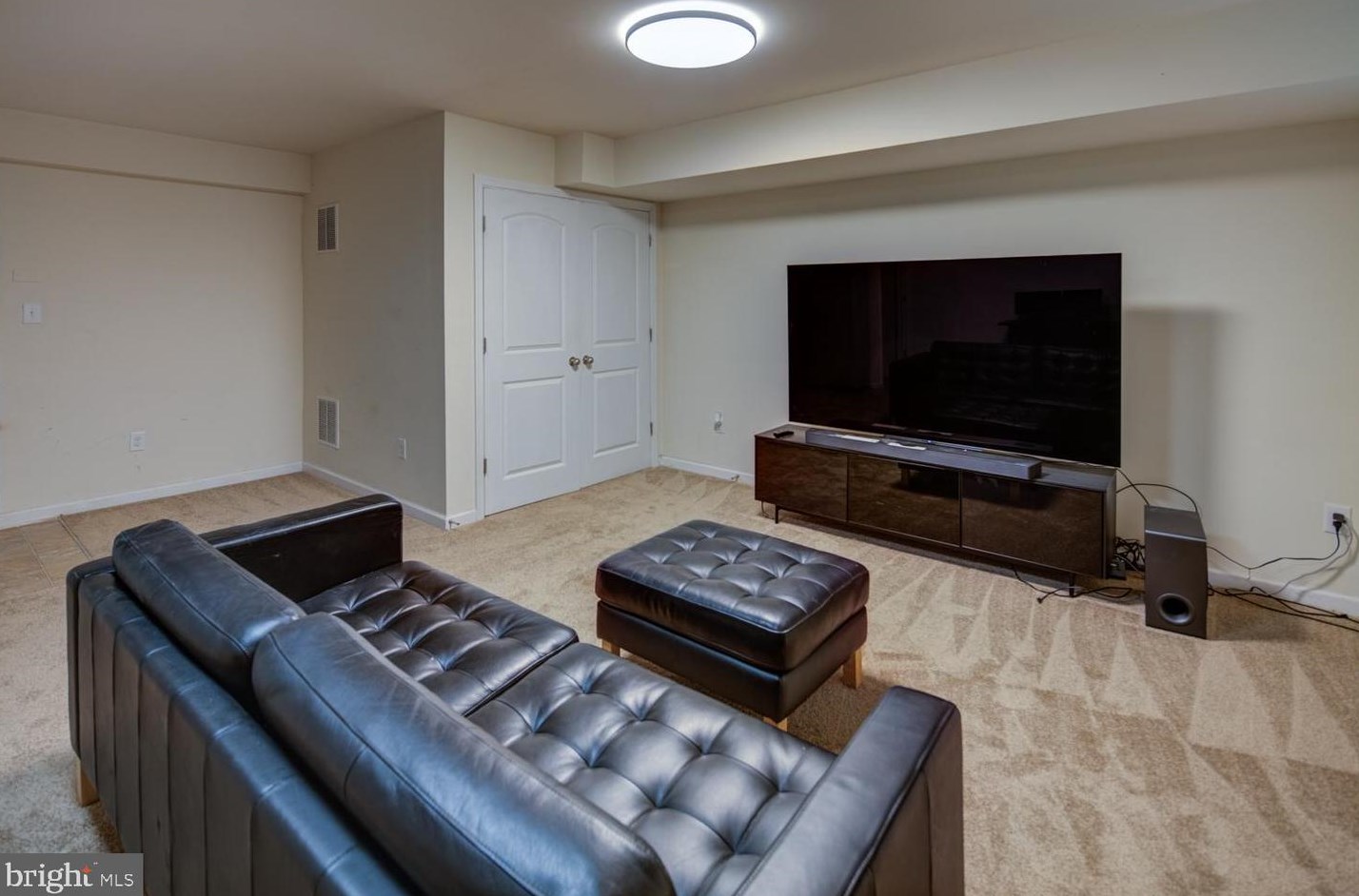 308 Wilkinson Dr, Newark DE 19702-6703 exterior