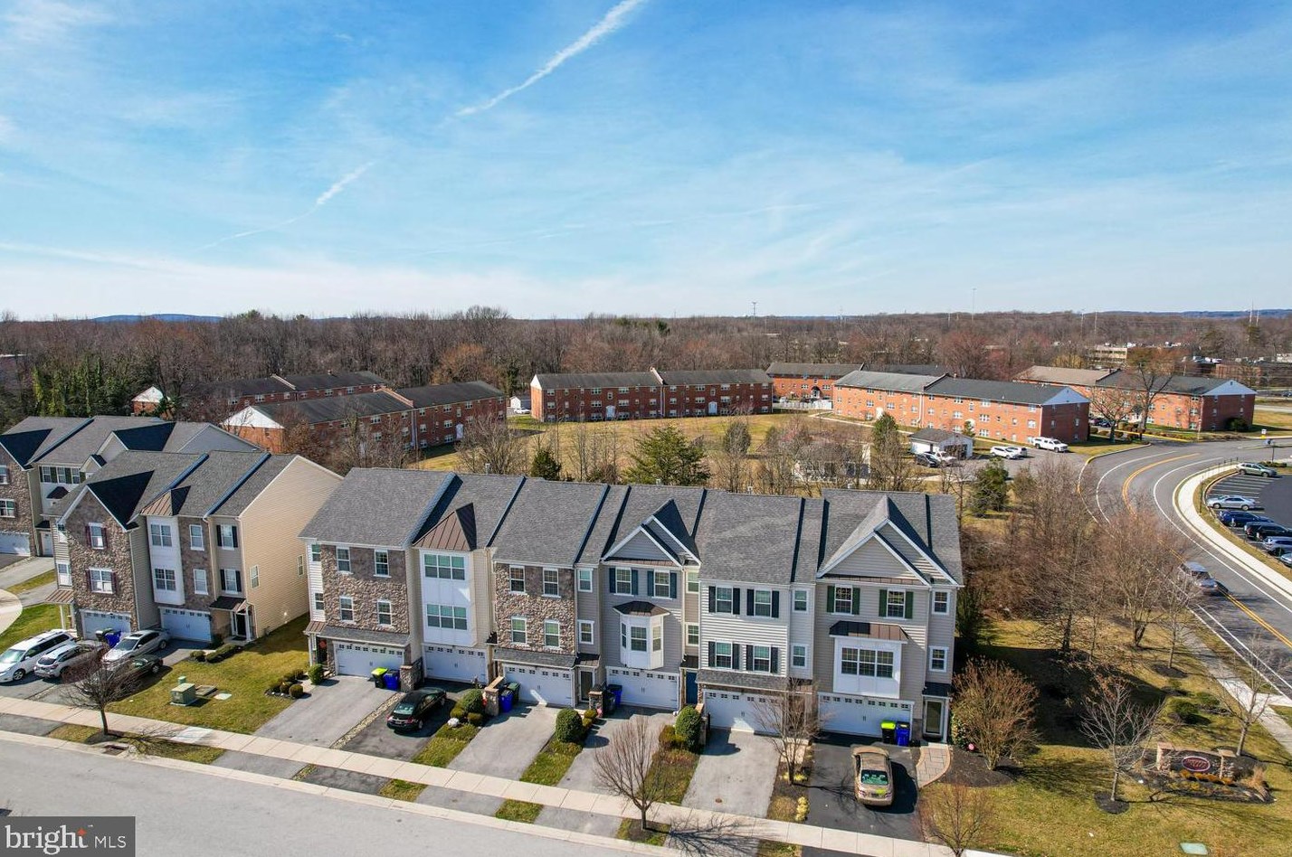 308 Wilkinson Dr, Newark DE 19702-6703 exterior