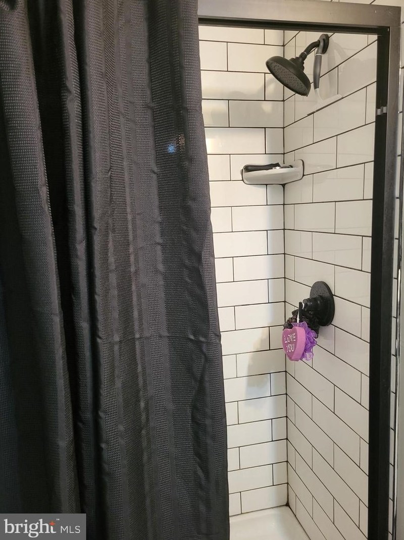 817 Moores Ln, New Castle DE 19720-3480 exterior