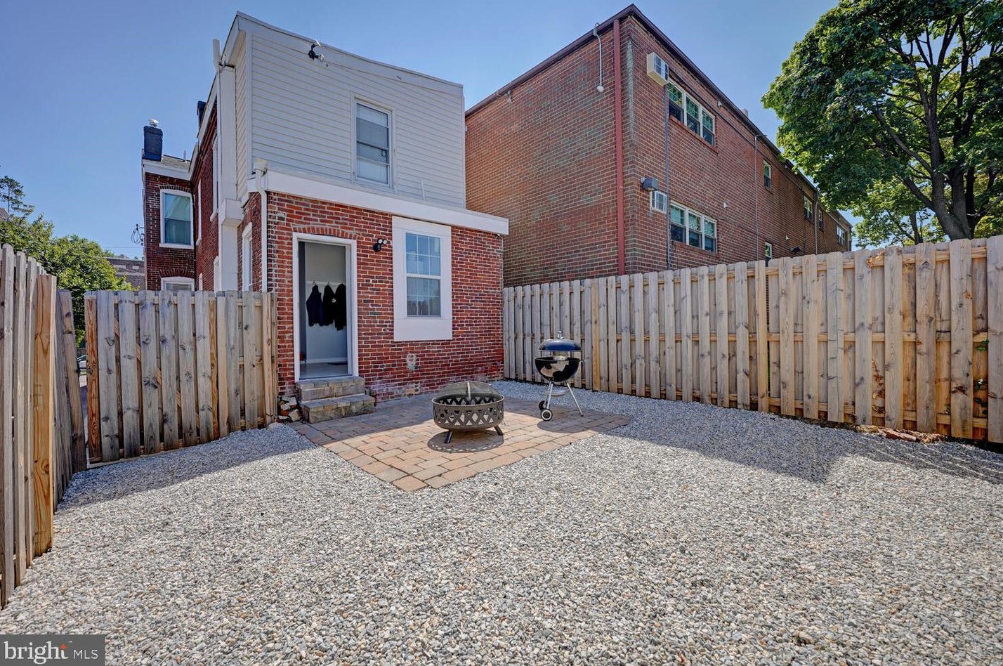 1409 Clayton St, Wilmington DE  19806-4005 exterior