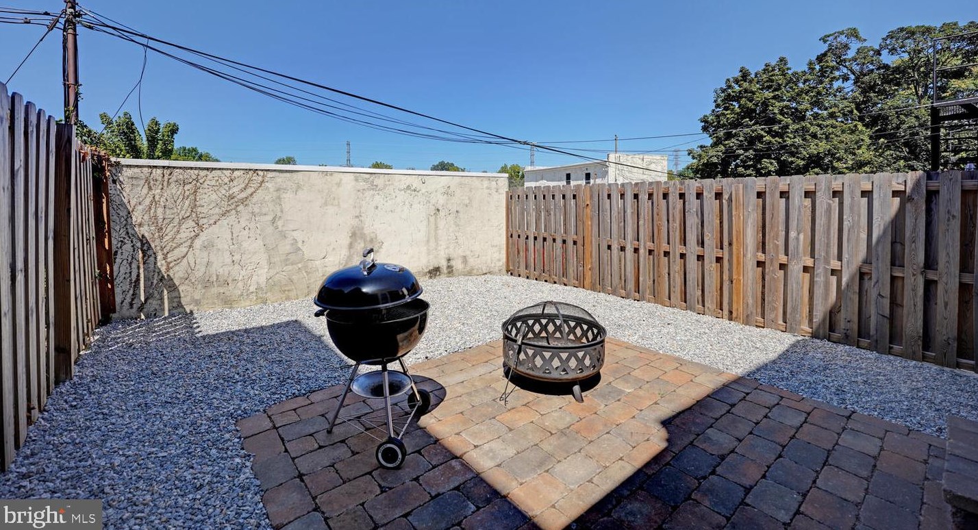 1409 Clayton St, Wilmington DE  19806-4005 exterior