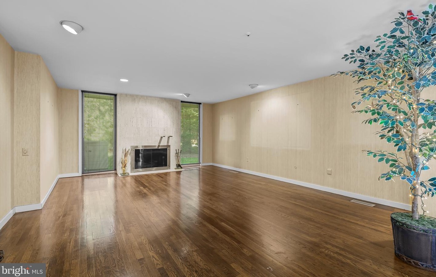 4002 Springfield Ln, Wilmington DE  19807-2251 exterior