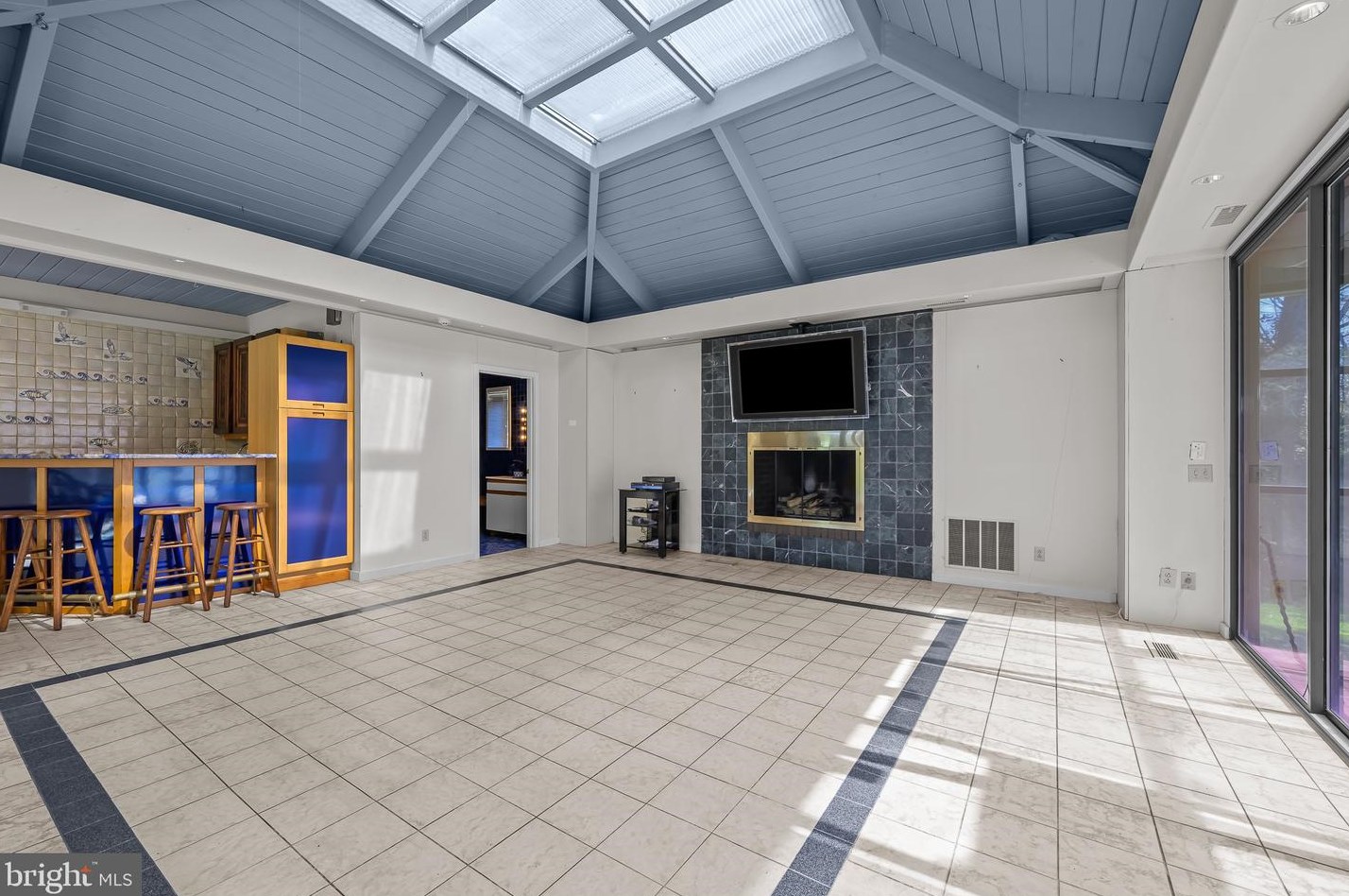 4002 Springfield Ln, Wilmington DE  19807-2251 exterior