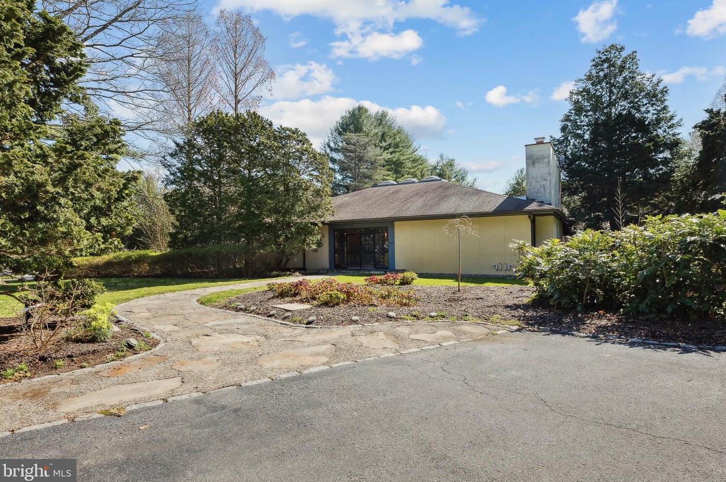 4002 Springfield Ln, Wilmington DE  19807-2252 exterior
