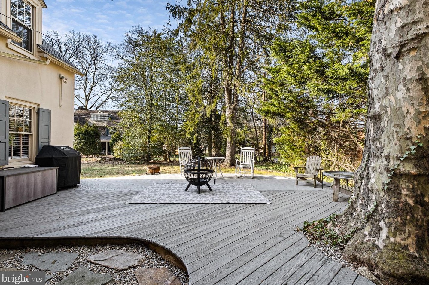 402 Irving Dr, Wilmington DE  19802-1218 exterior