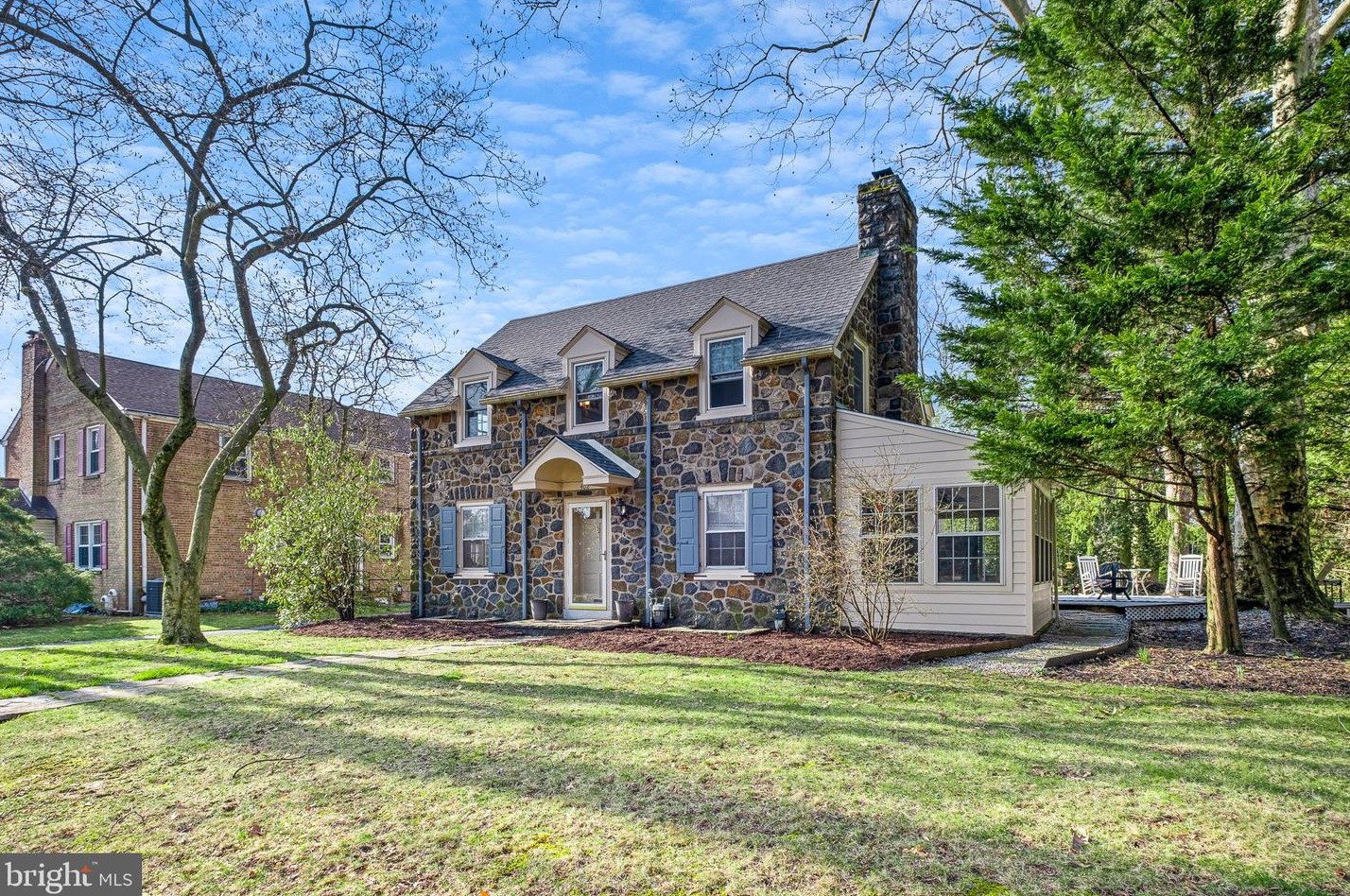 402 Irving Dr, Wilmington DE  19802-1218 exterior