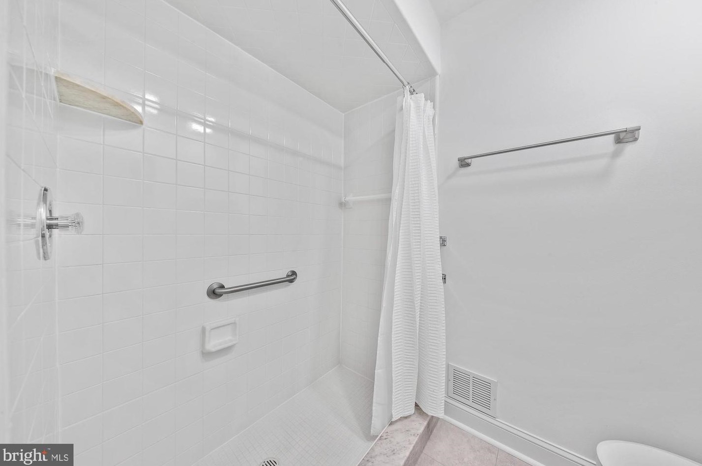 900 Bancroft Pkwy, Wilmington DE  19805-2642 exterior