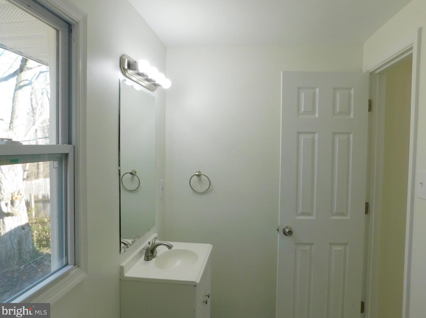 151 Rutherford Dr, Newark DE 19713-2024 exterior