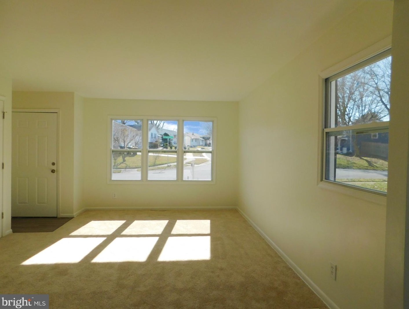 151 Rutherford Dr, Newark DE 19713-2024 exterior