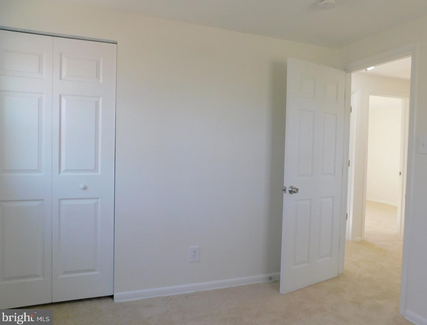 151 Rutherford Dr, Newark DE 19713-2024 exterior