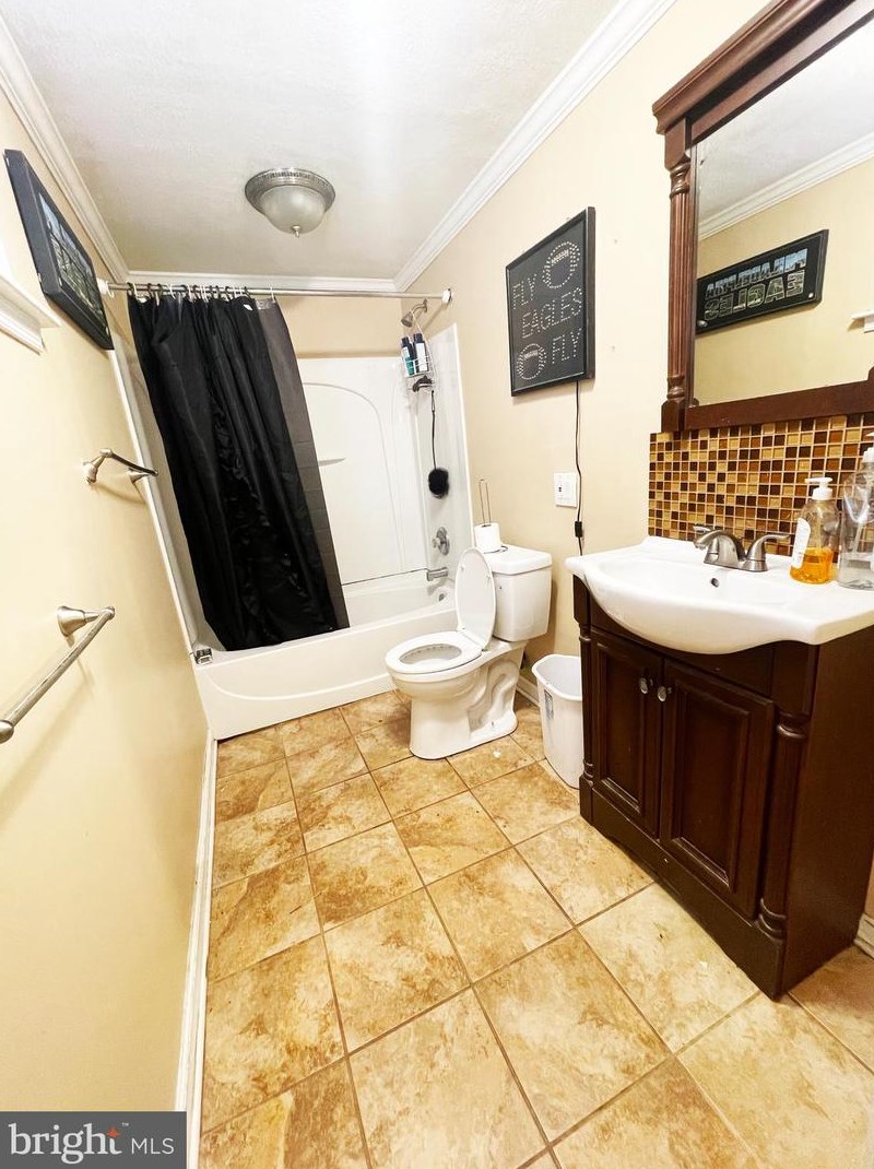 1 Broadleaf Dr, Newark DE 19702-3509 exterior