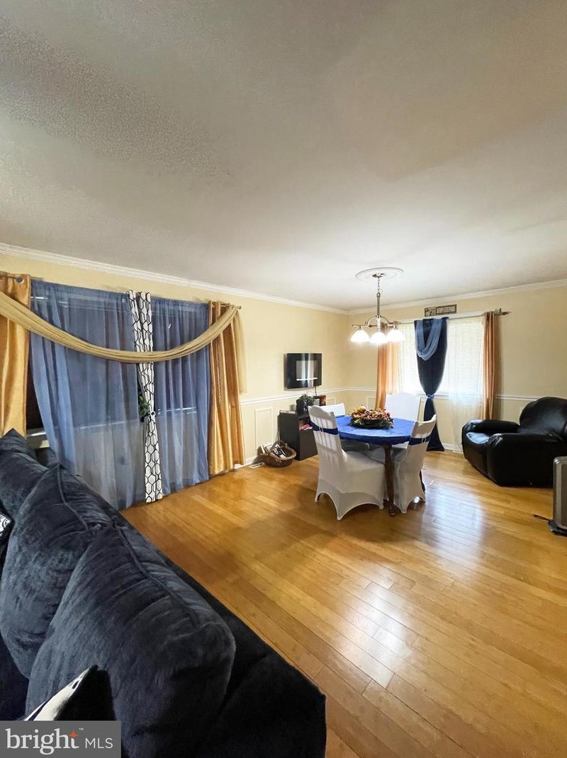 1 Broadleaf Dr, Newark DE 19702-3509 exterior