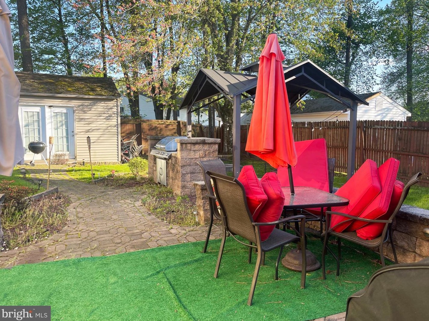 1 Broadleaf Dr, Newark DE 19702-3509 exterior