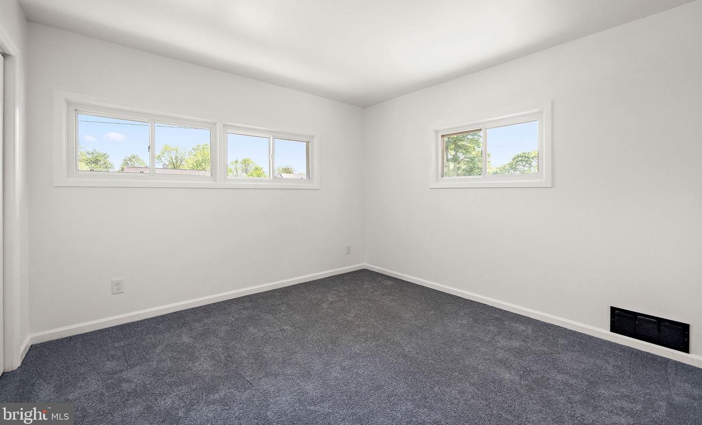 25 Matthews Rd, Newark DE  19713-2554 exterior