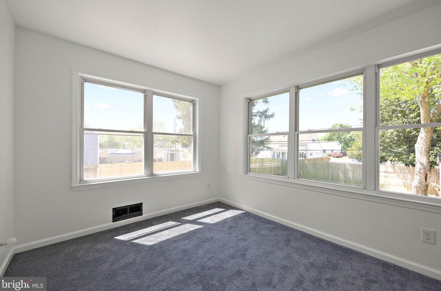 25 Matthews Rd, Newark DE  19713-2554 exterior