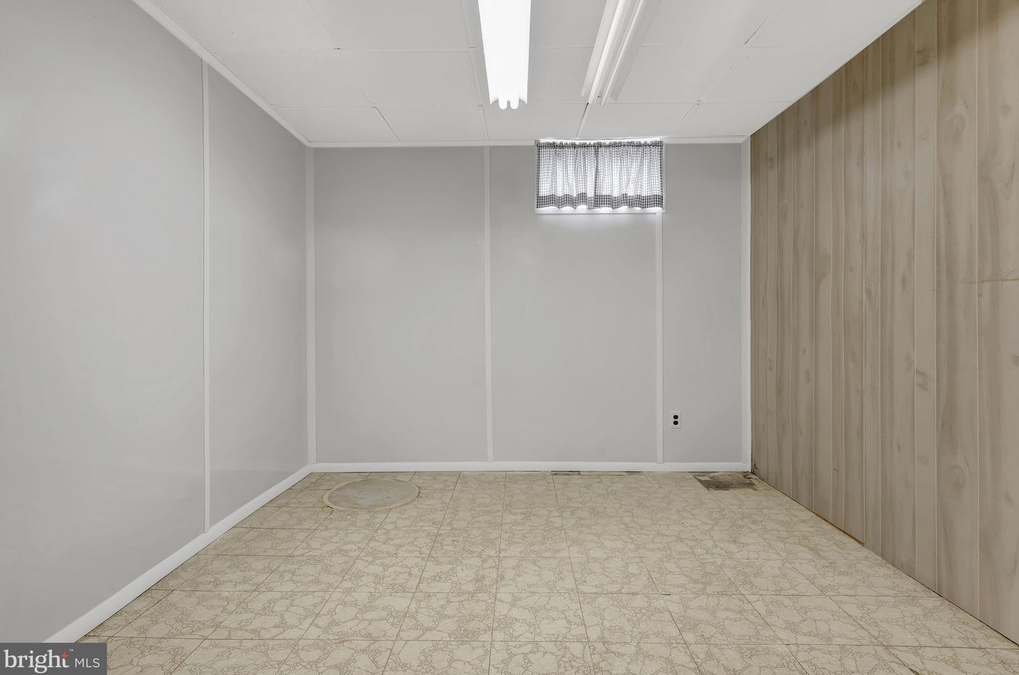 49 Cordele Rd, Newark DE 19711-5610 exterior