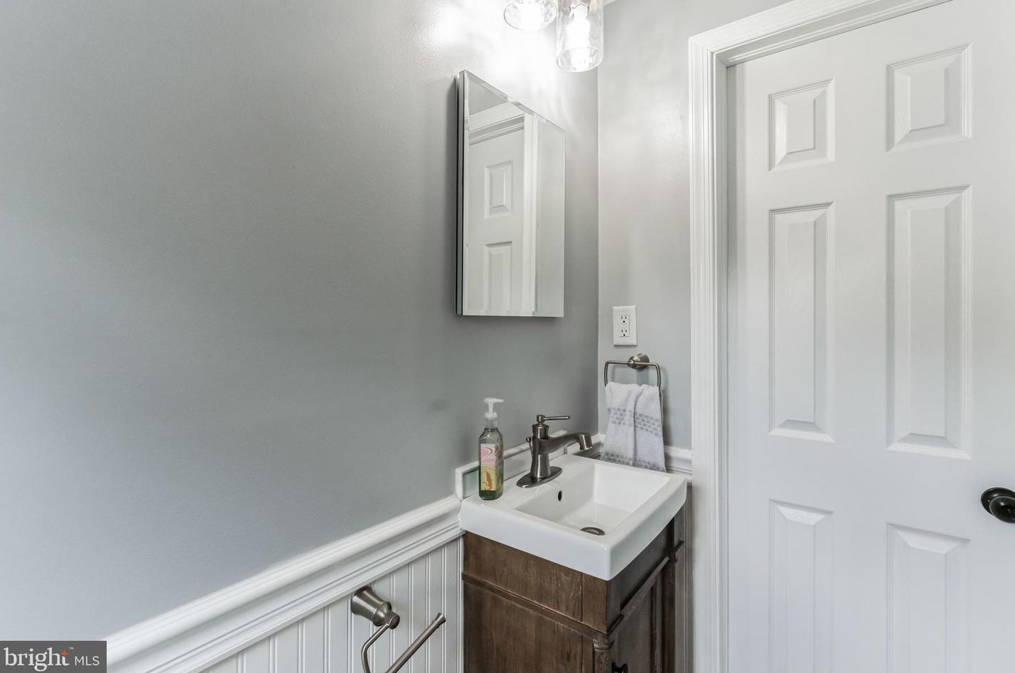 124 Fairfax Blvd, Wilmington DE  19803-3025 exterior