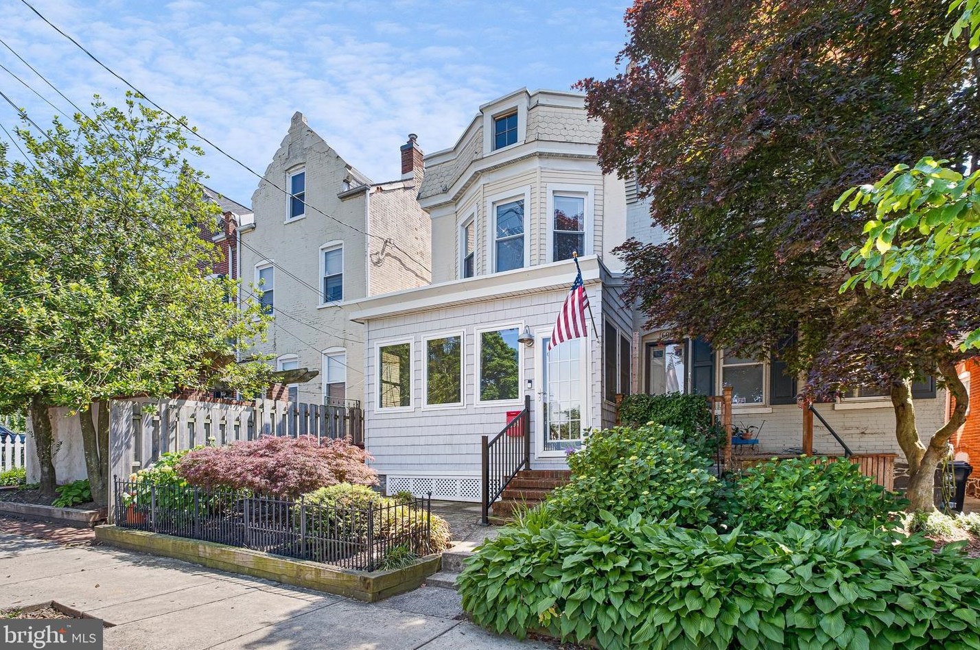 1604 14th St, Wilmington DE  19806-4002 exterior