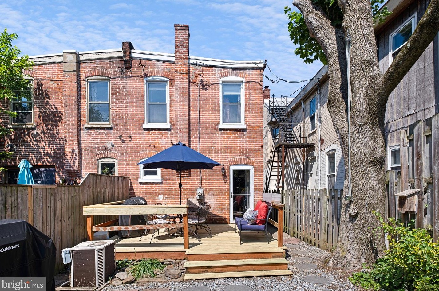 1604 14th St, Wilmington DE  19806-4002 exterior