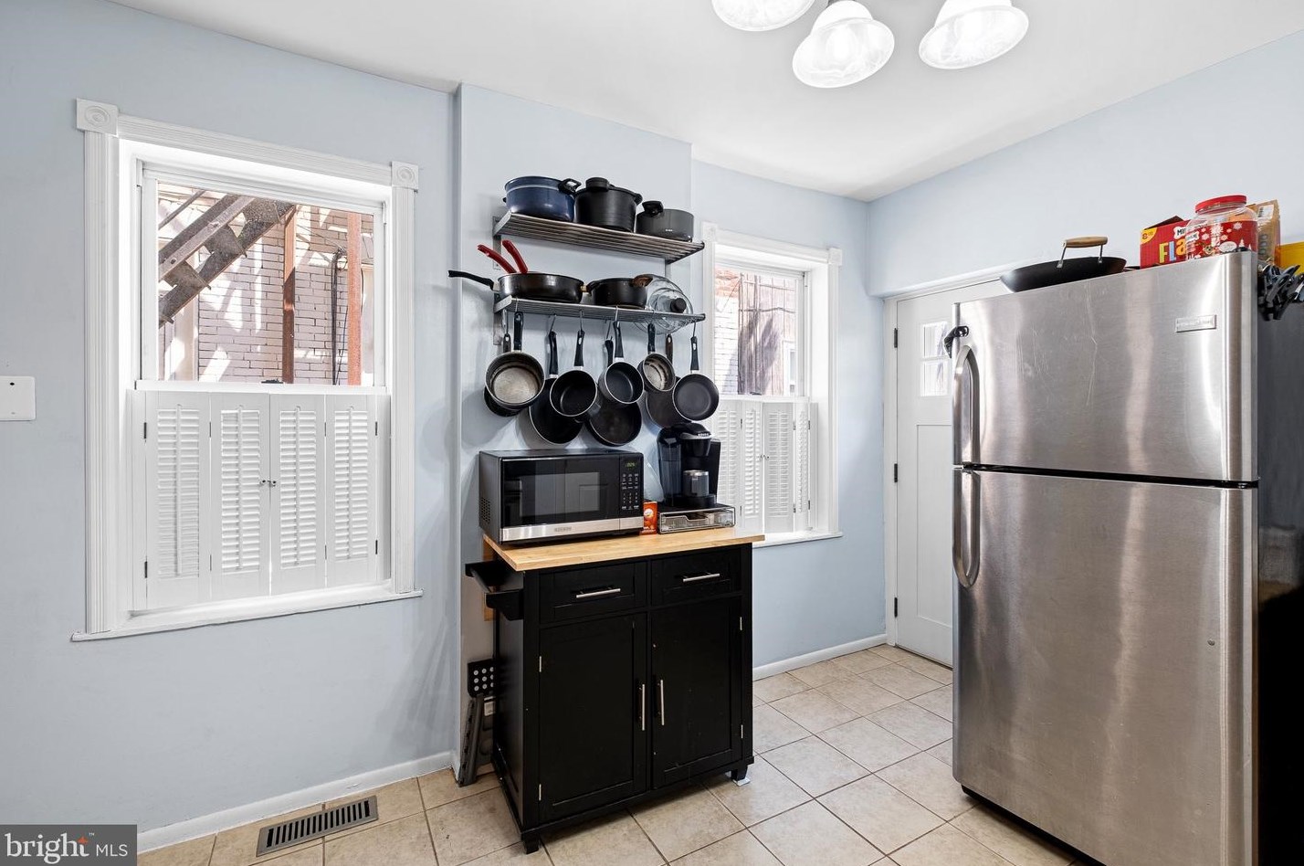 1604 14th St, Wilmington DE  19806-4002 exterior