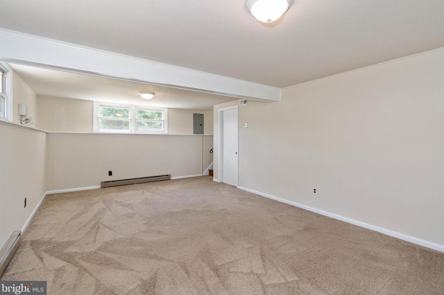 821 Broadfield Dr, Newark DE 19713-2724 exterior