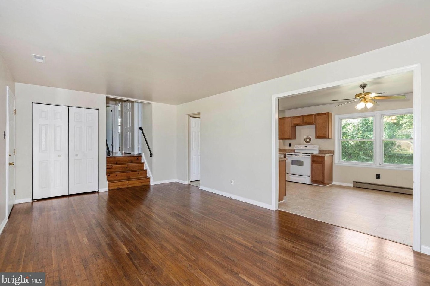 821 Broadfield Dr, Newark DE 19713-2724 exterior