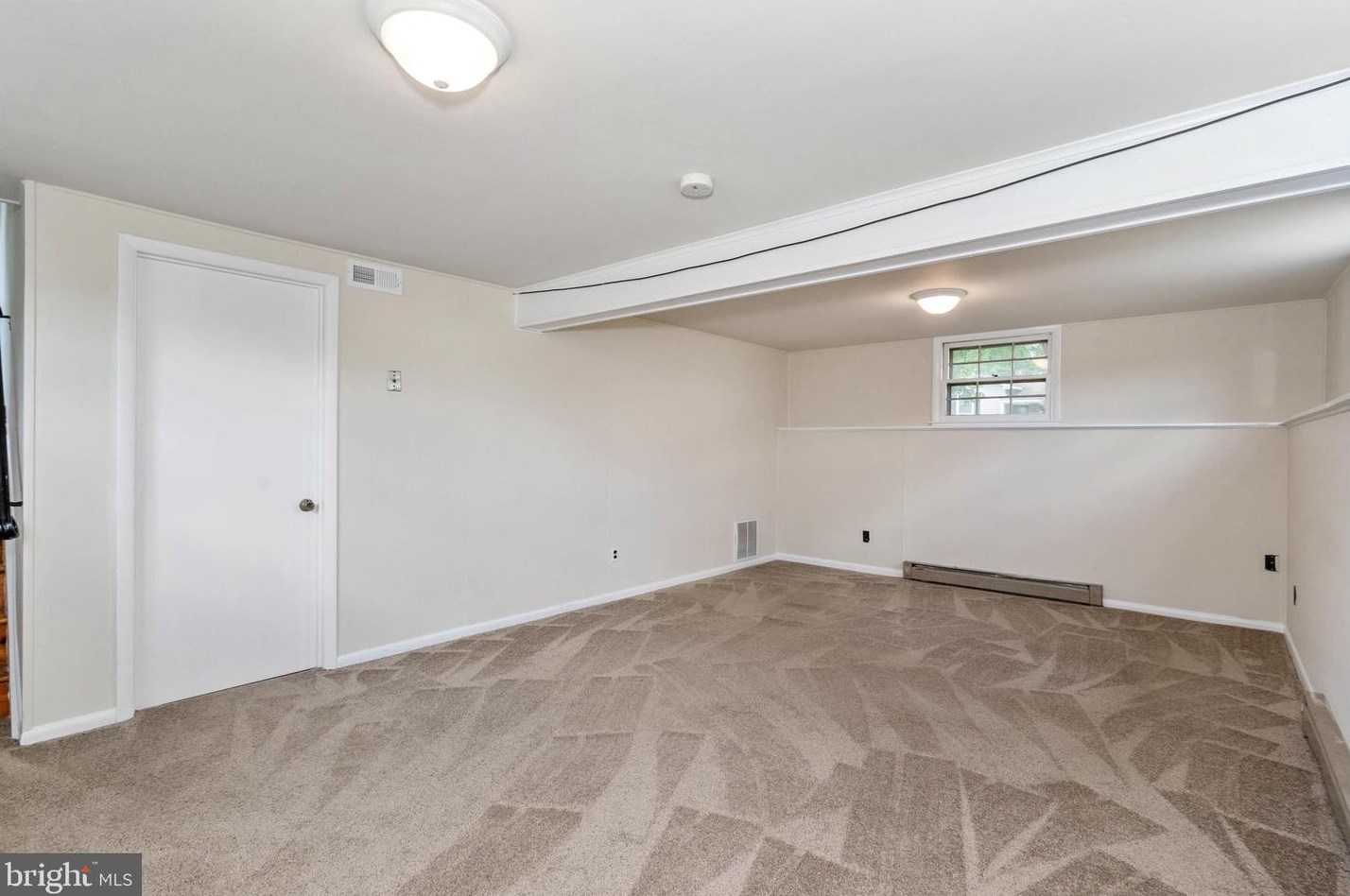 821 Broadfield Dr, Newark DE 19713-2724 exterior