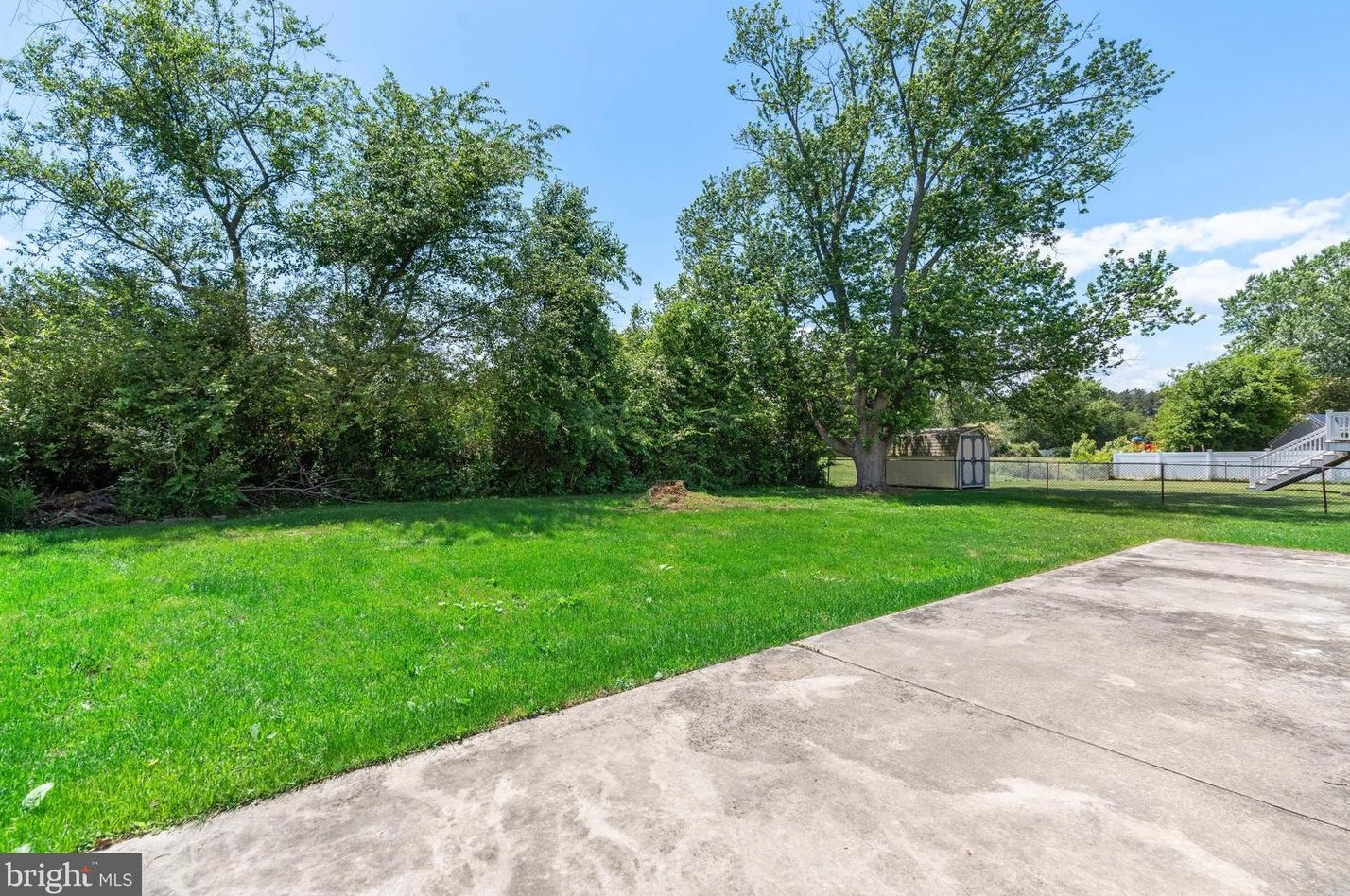 821 Broadfield Dr, Newark DE 19713-2724 exterior