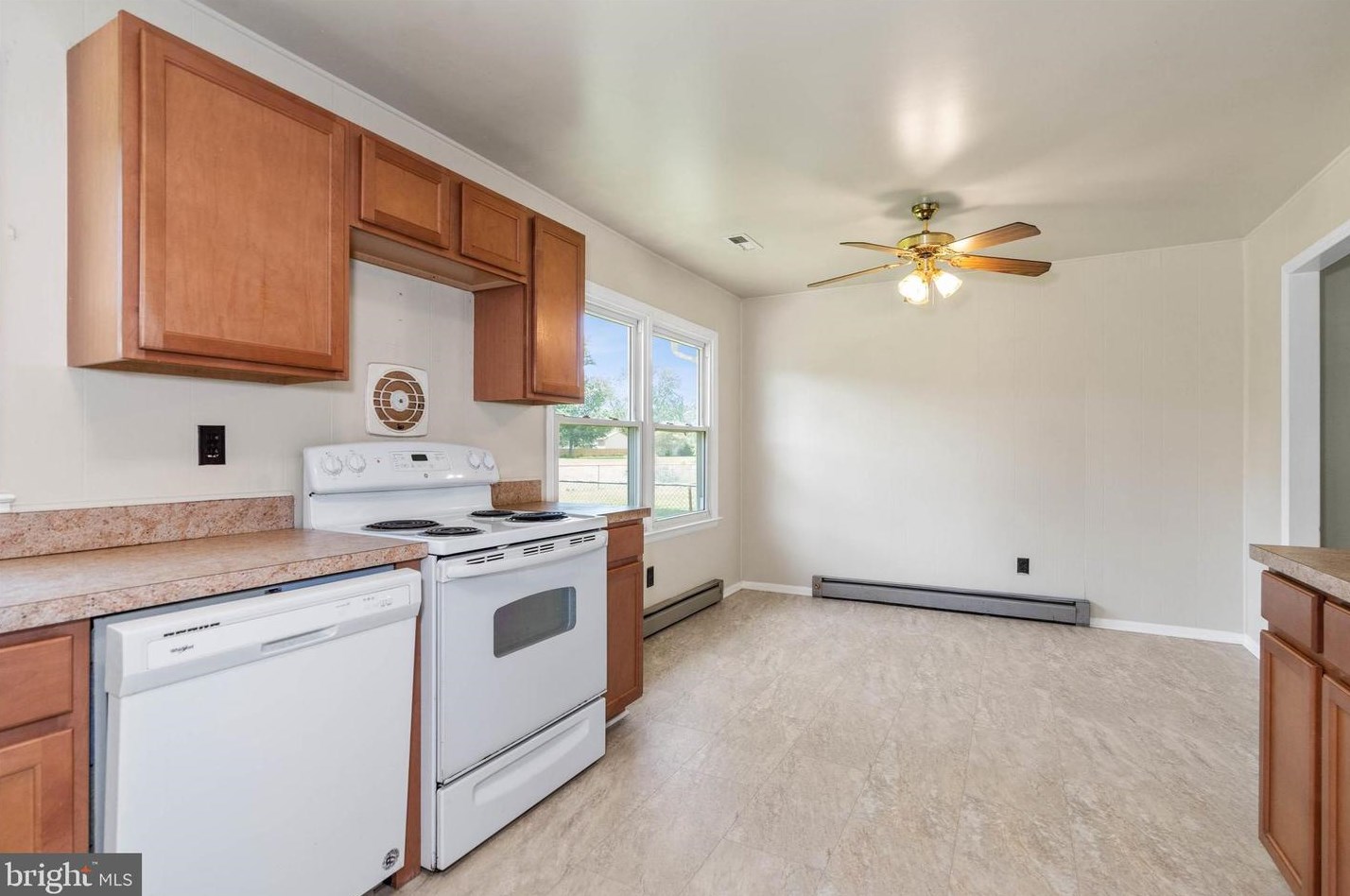 821 Broadfield Dr, Newark DE 19713-2724 exterior