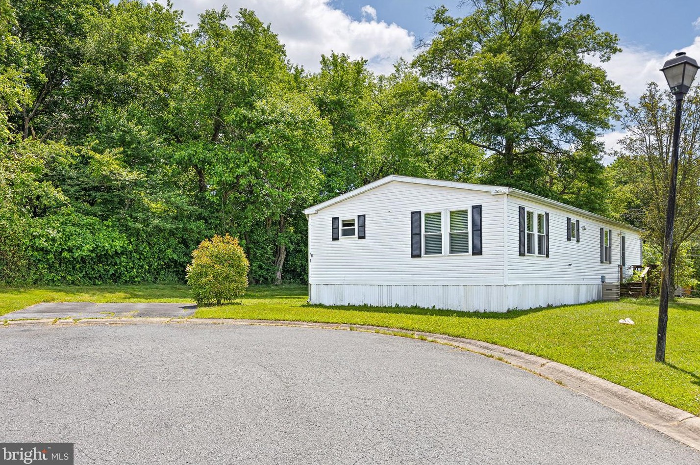 1 Gypsum Dr, Newark DE  19713-1070 exterior