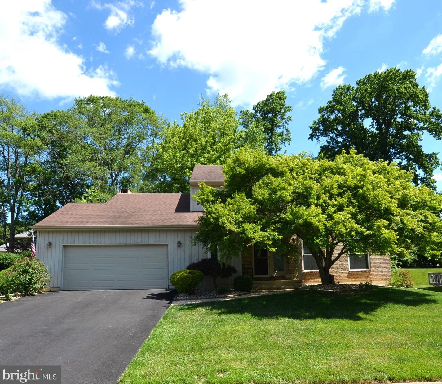 131 Fairhill Dr, Wilmington DE  19808-4310 exterior