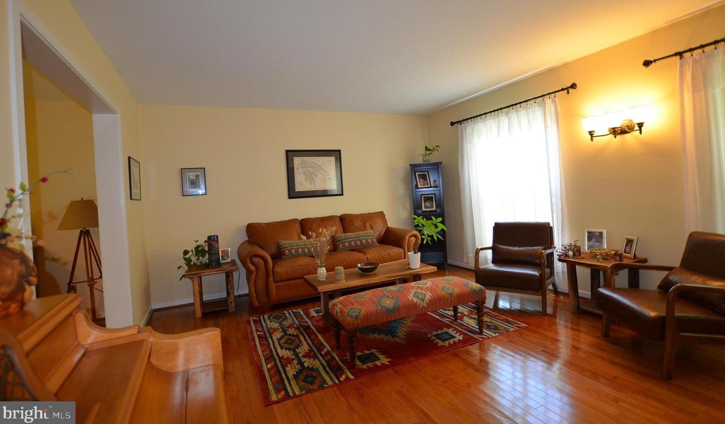 131 Fairhill Dr, Wilmington DE  19808-4310 exterior