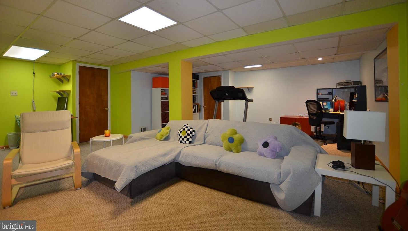 131 Fairhill Dr, Wilmington DE  19808-4310 exterior