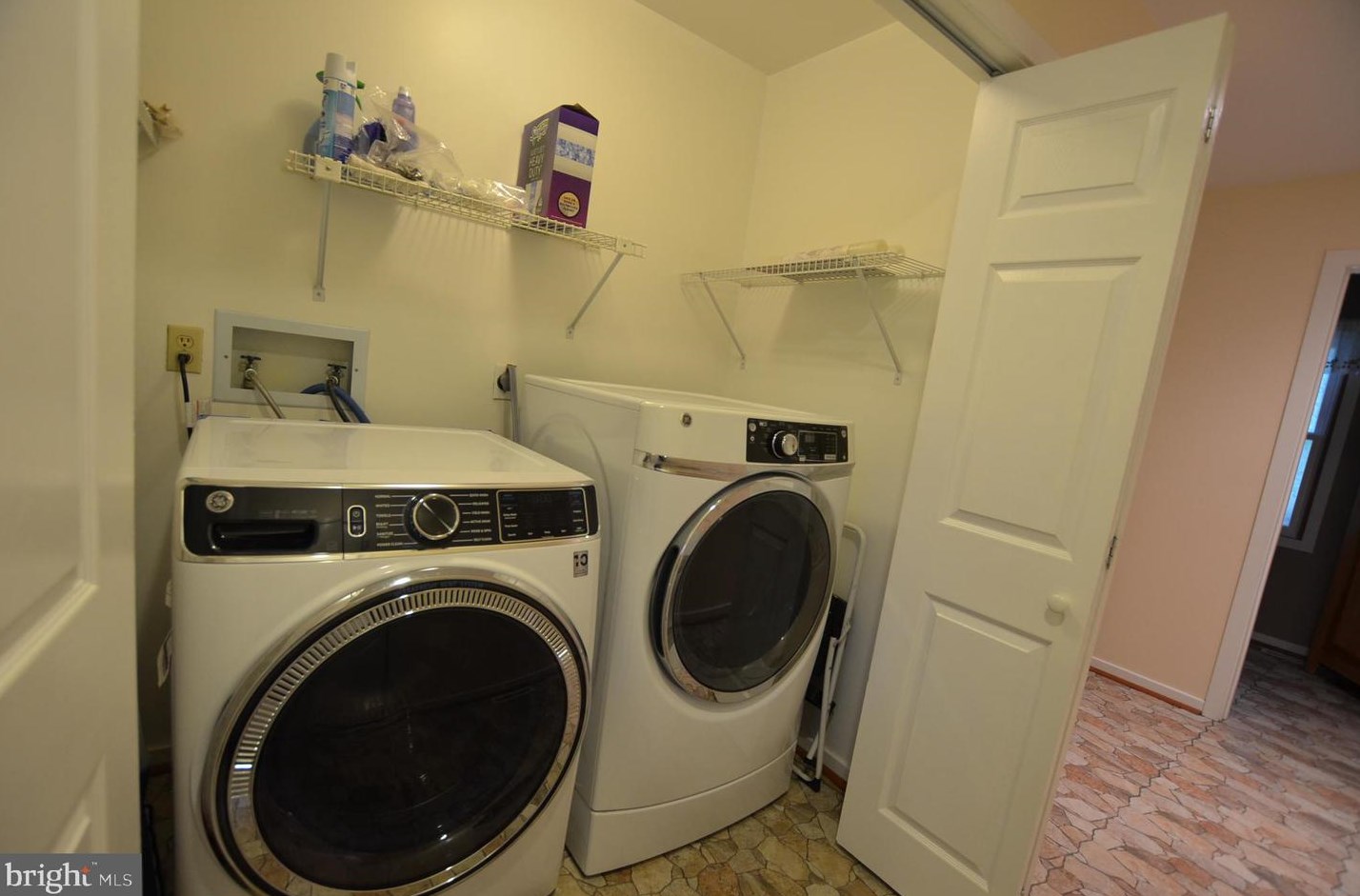 131 Fairhill Dr, Wilmington DE  19808-4310 exterior