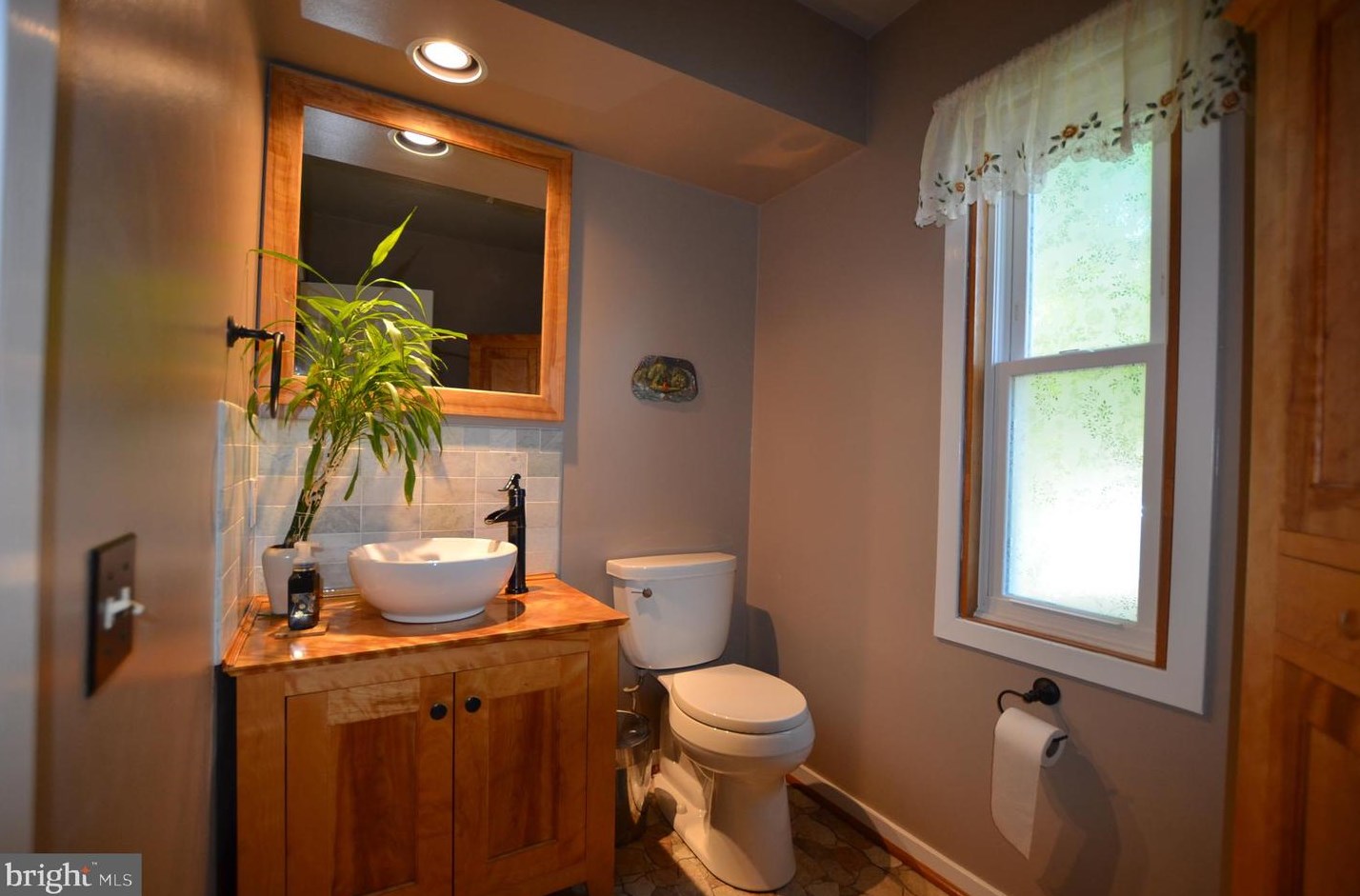 131 Fairhill Dr, Wilmington DE  19808-4310 exterior