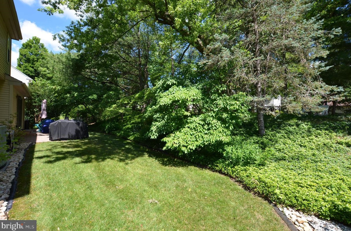 131 Fairhill Dr, Wilmington DE  19808-4310 exterior