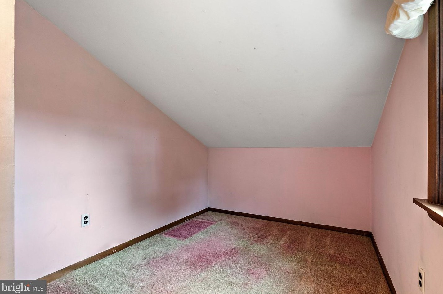 2633 Drayton Dr, Wilmington DE  19808-3803 exterior