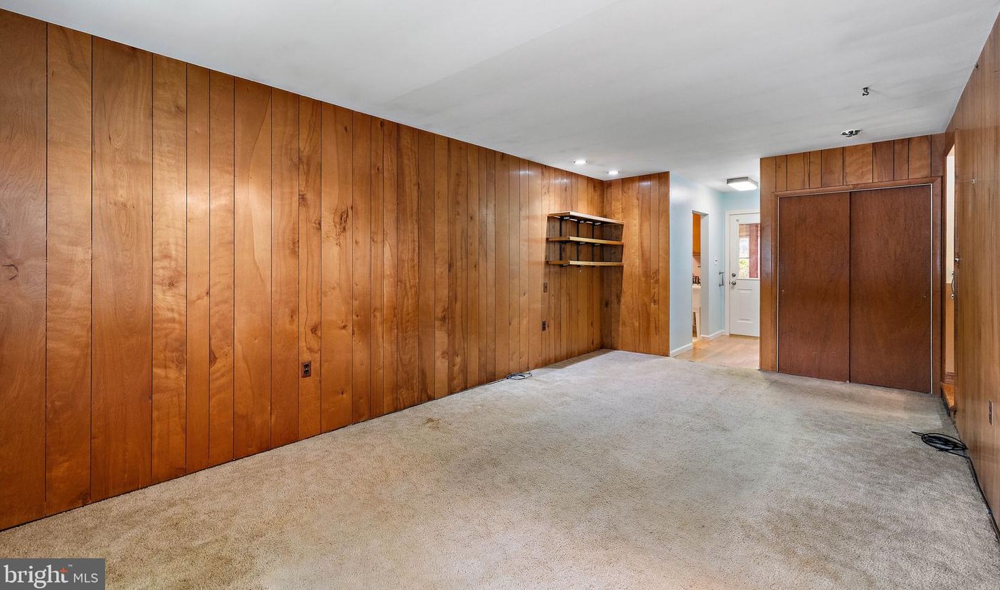 2633 Drayton Dr, Wilmington DE  19808-3803 exterior