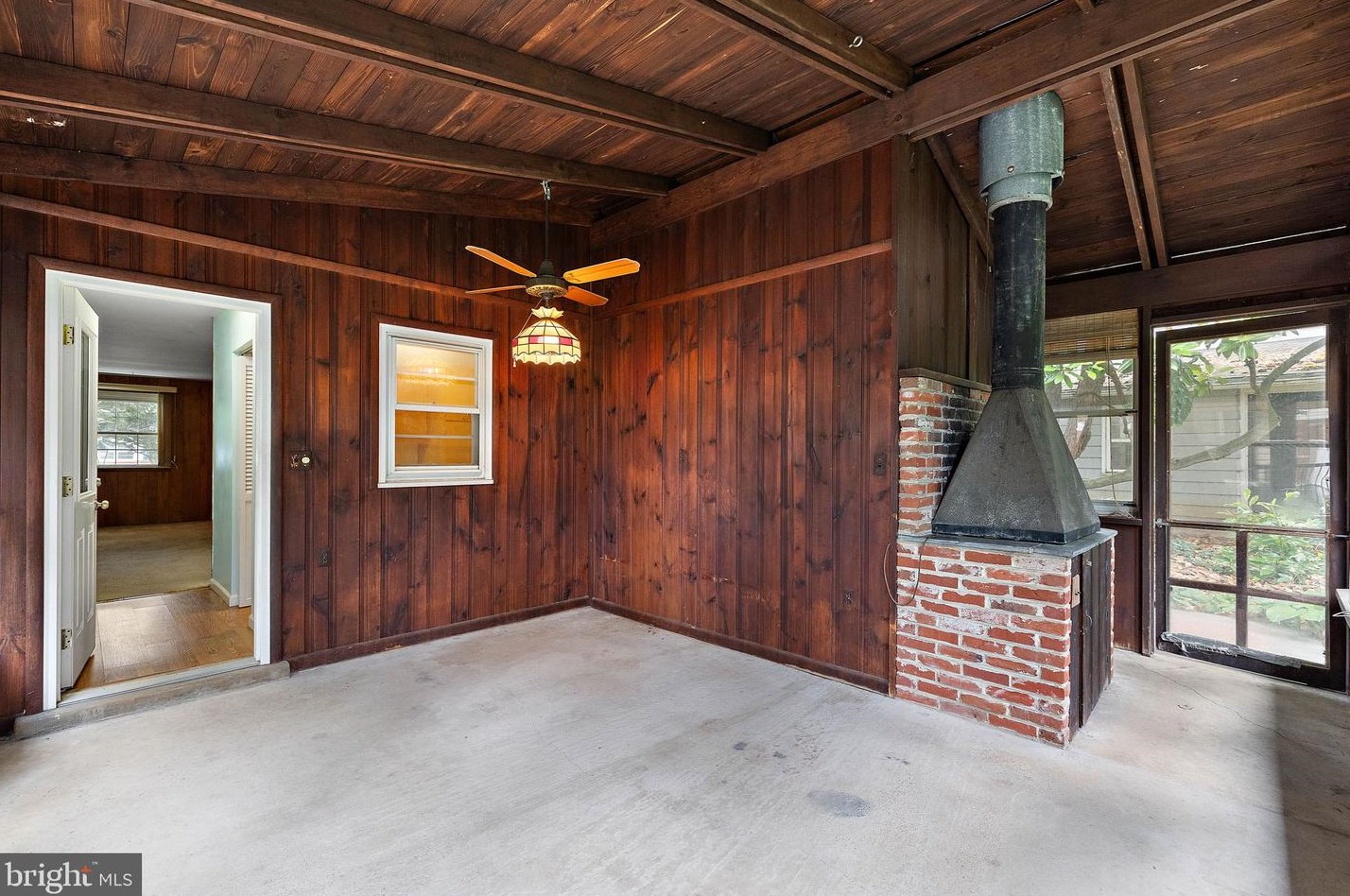 2633 Drayton Dr, Wilmington DE  19808-3803 exterior