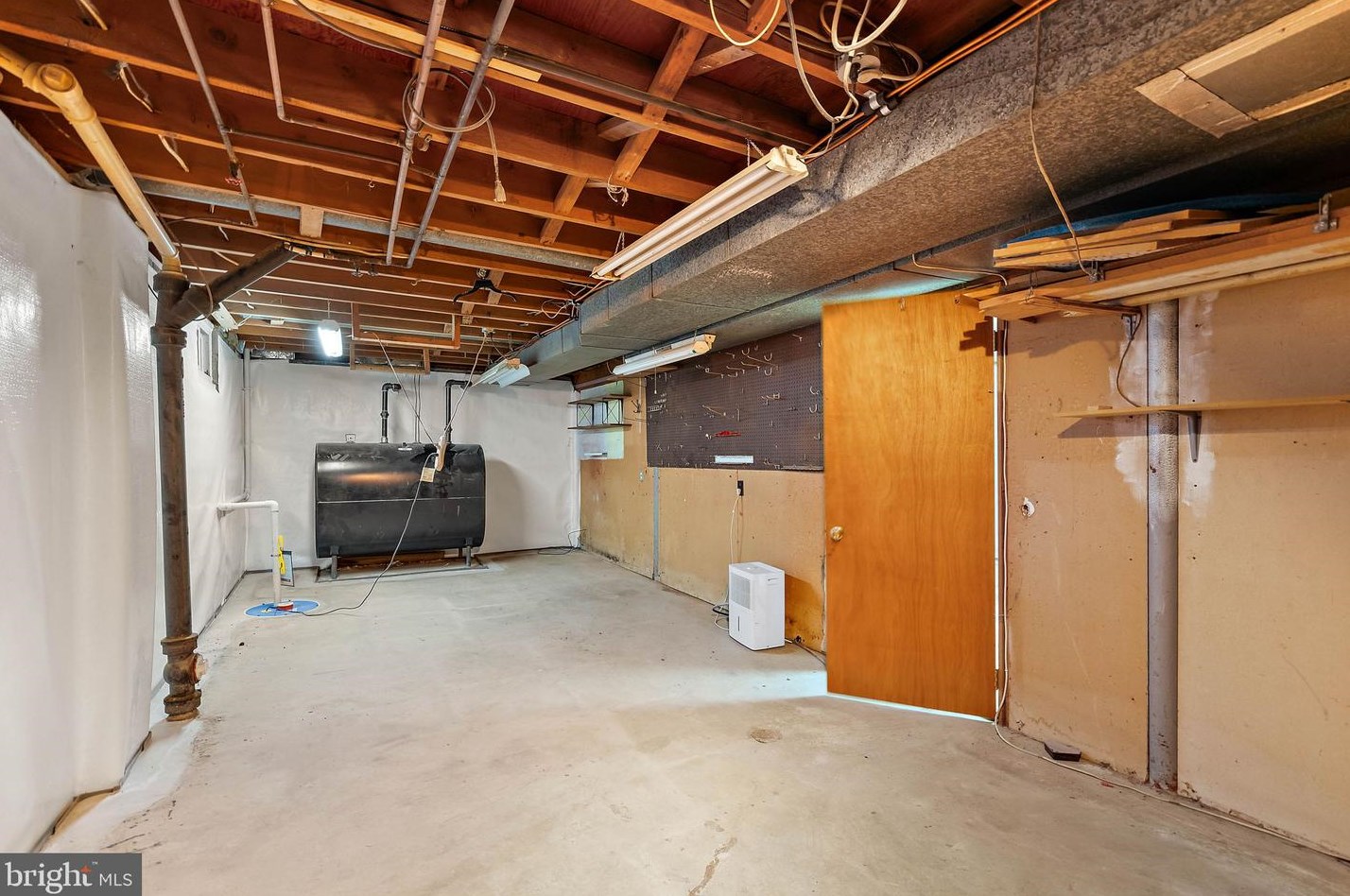 2633 Drayton Dr, Wilmington DE  19808-3803 exterior