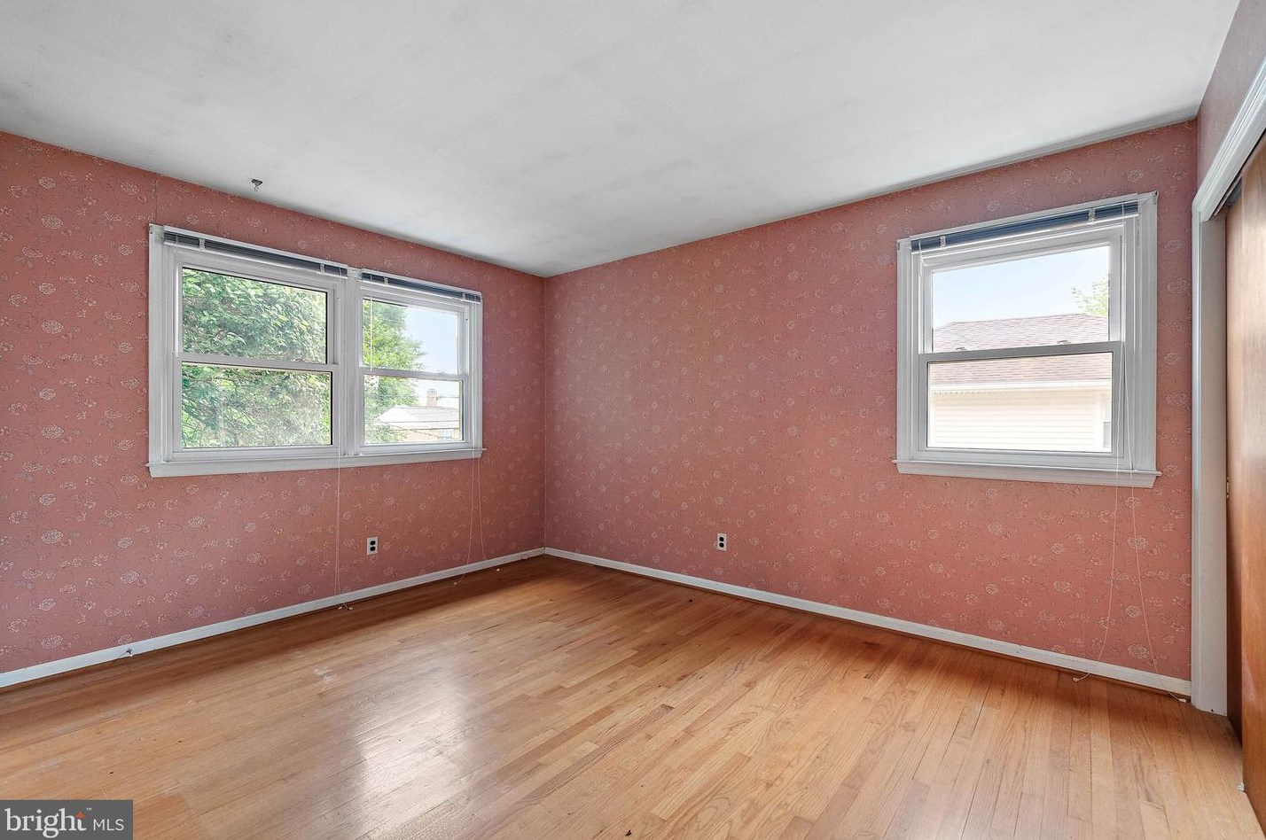 2633 Drayton Dr, Wilmington DE  19808-3803 exterior