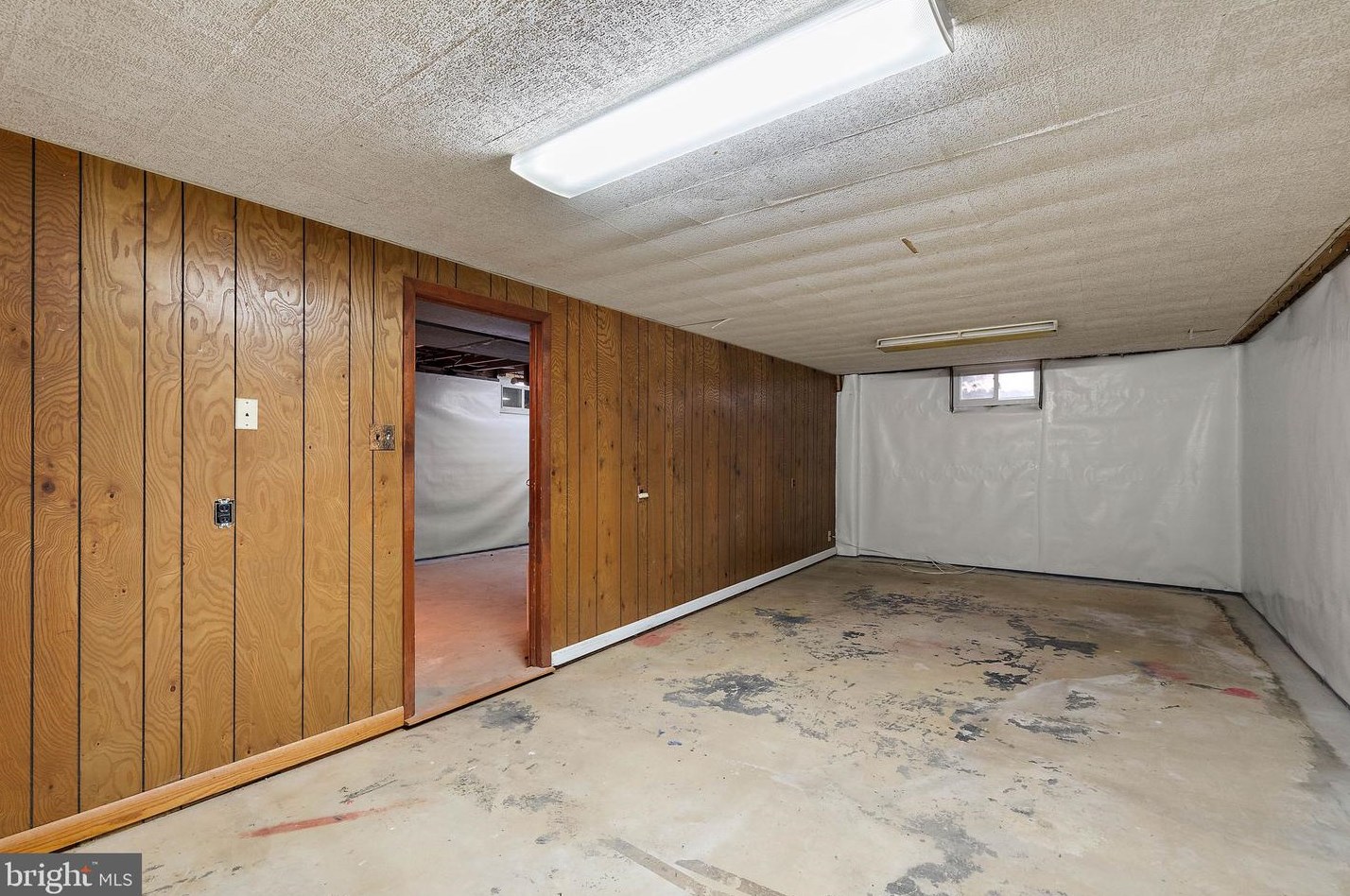 2633 Drayton Dr, Wilmington DE  19808-3803 exterior