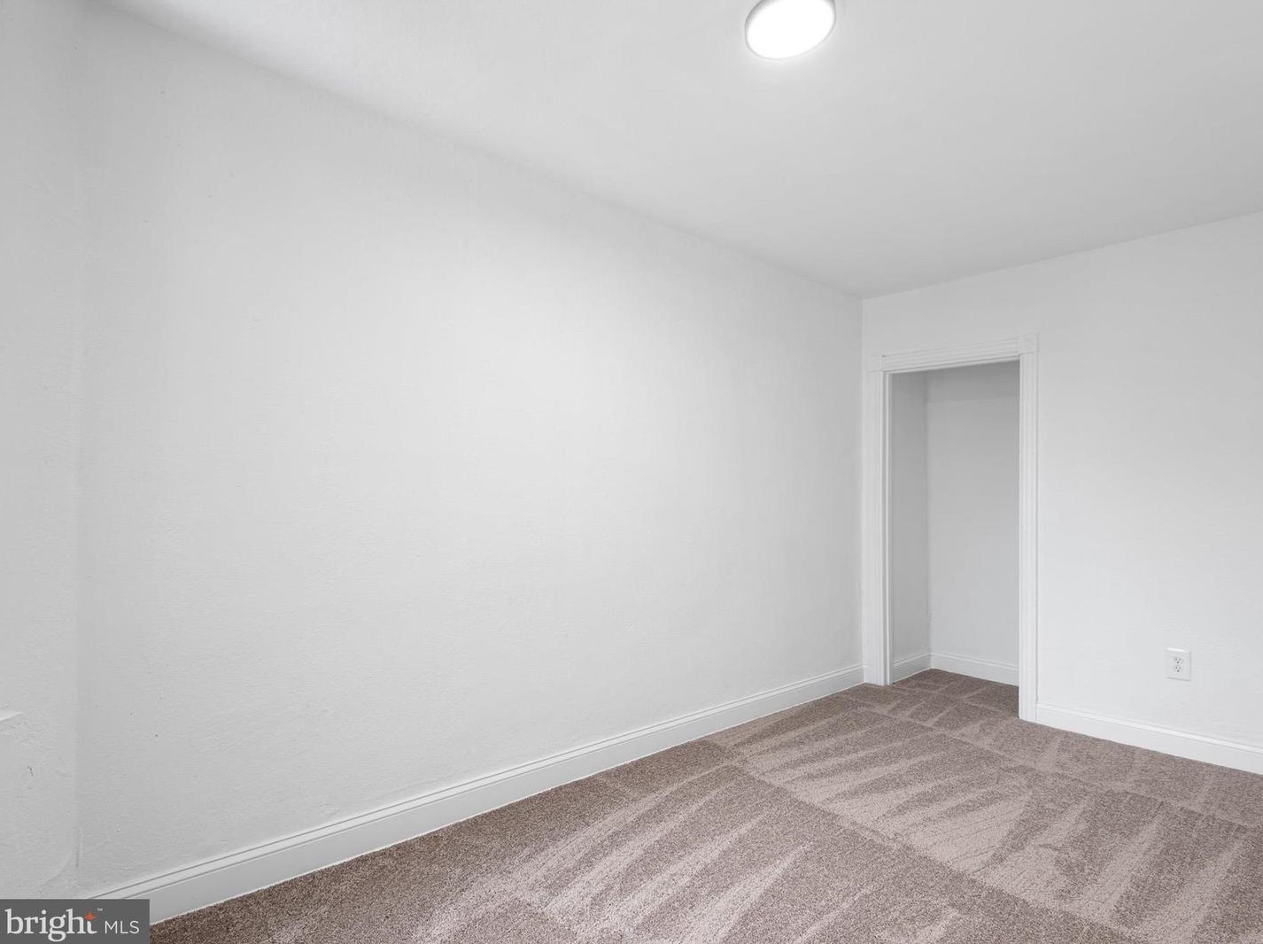 307 24th St, Wilmington DE  19802-4135 exterior