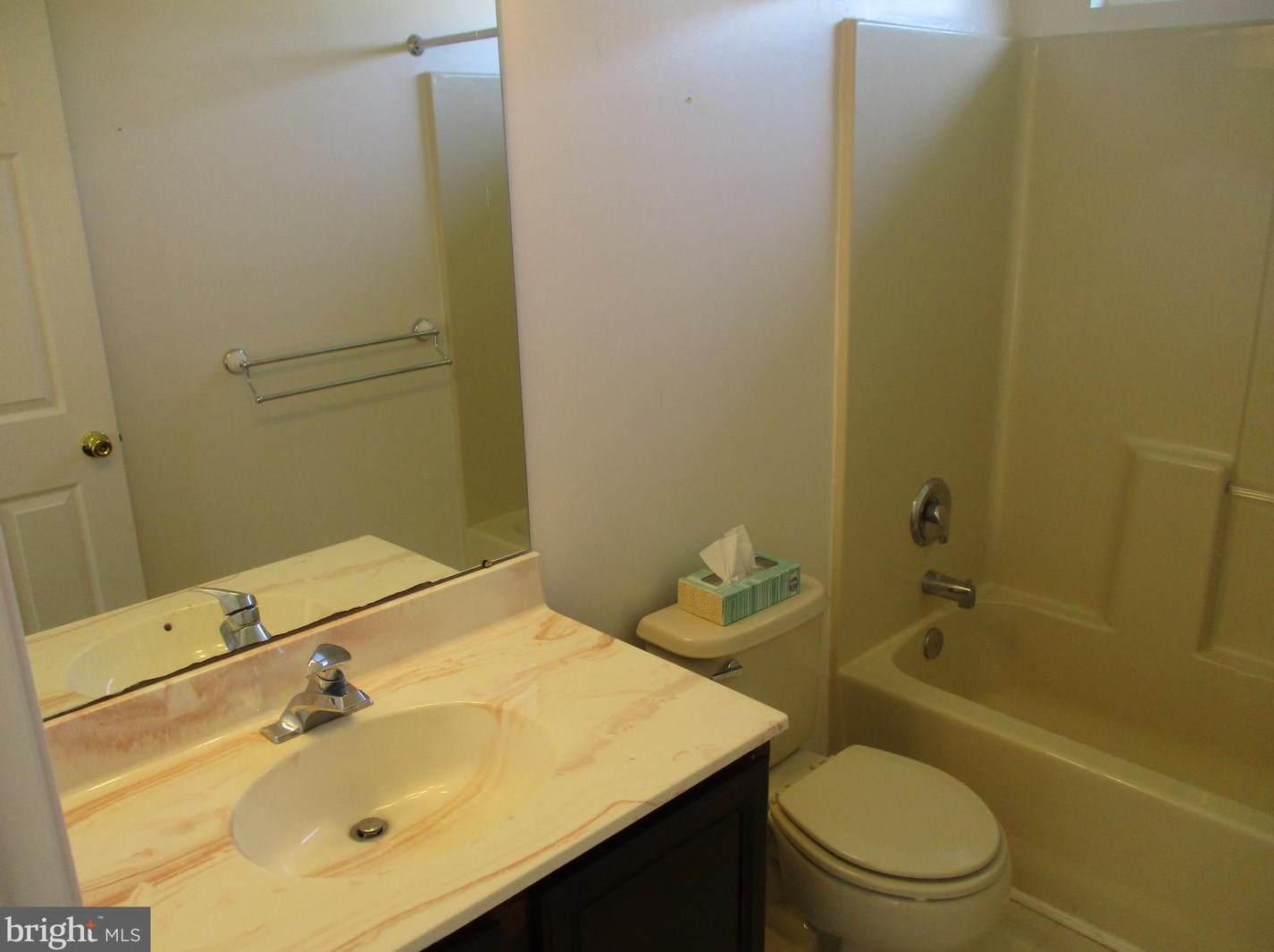 4 Lotus Cir, Bear DE  19701-6320 exterior